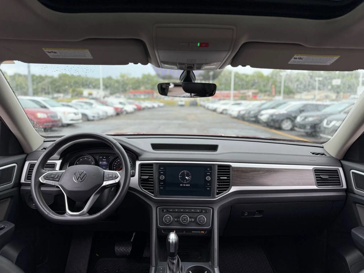 Used 2021 Volkswagen Atlas SE w/ Panoramic Sunroof Package AWD/4WD image 17