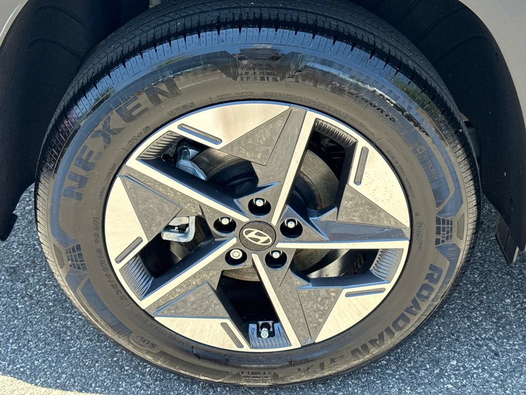 Certified 2025 Hyundai Tucson SEL AWD/4WD image 17
