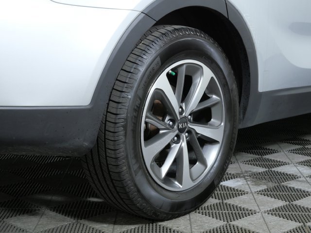 Used 2020 Kia Sorento AWD V6 image 7
