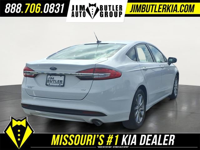 Used 2017 Ford Fusion SE image 25