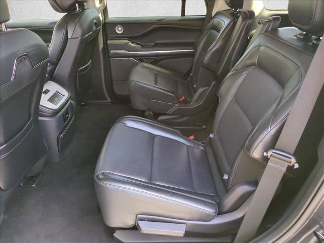 Used 2025 Lincoln Navigator Reserve AWD/4WD image 18