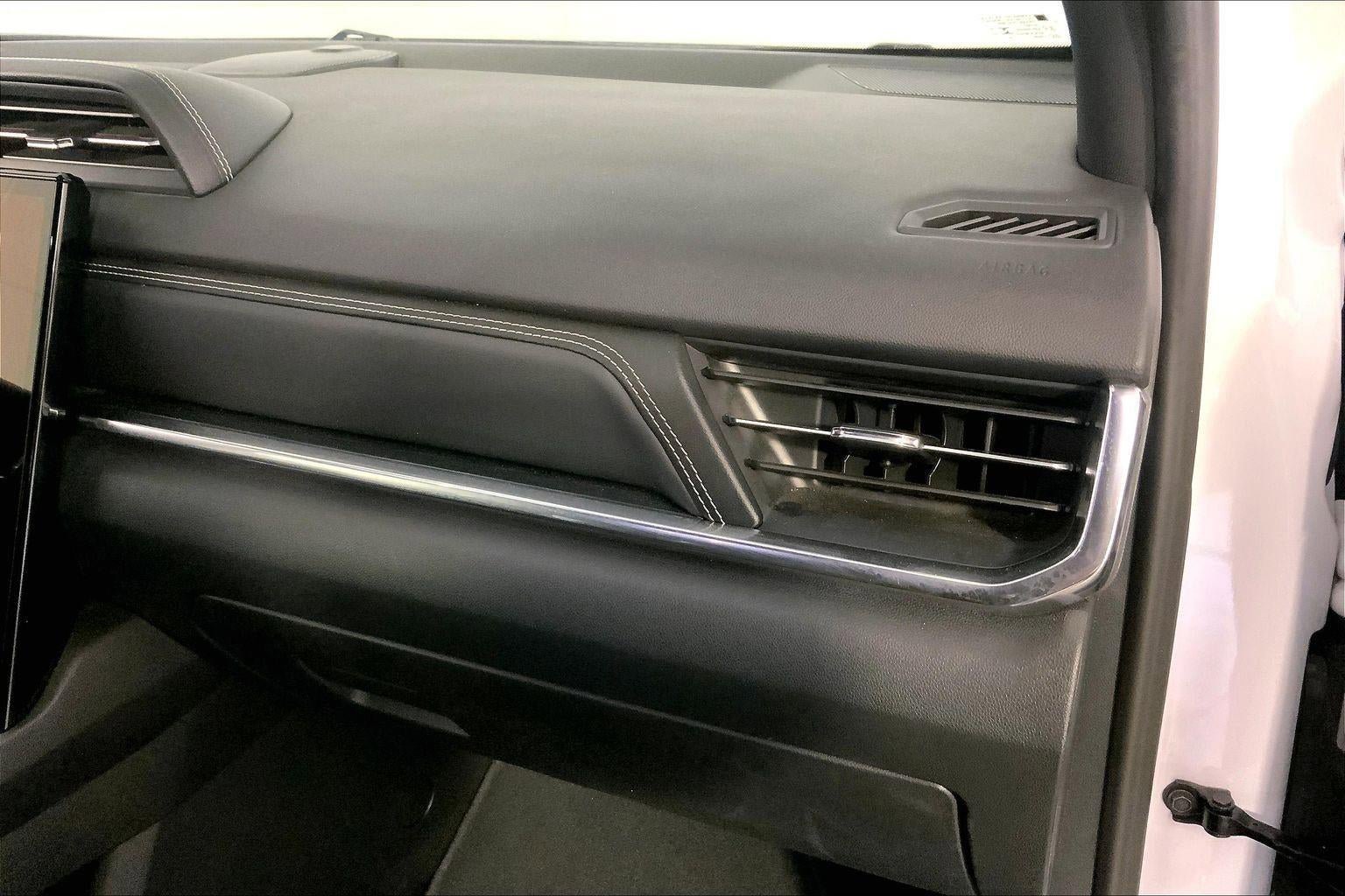 Used 2025 GMC Terrain Elevation AWD/4WD image 16