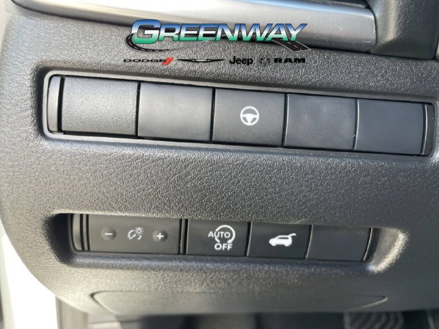 Used 2024 Nissan Rogue SV AWD/4WD image 24