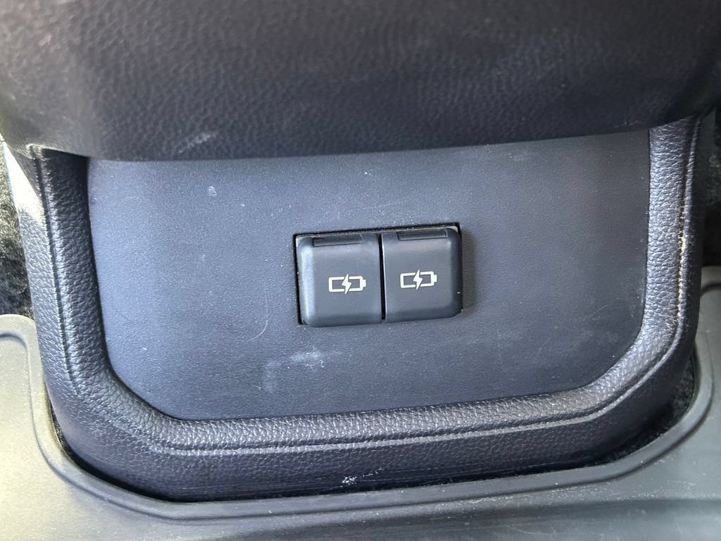 Used 2022 Toyota Highlander XLE FWD image 23
