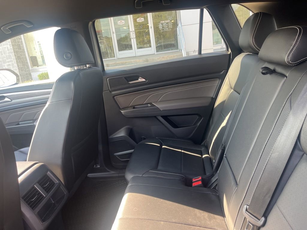 Used 2022 Volkswagen Atlas Cross Sport SE image 11
