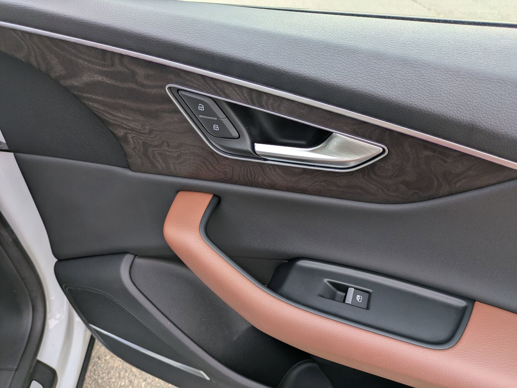 Used 2020 Audi Q8 Premium Plus image 31