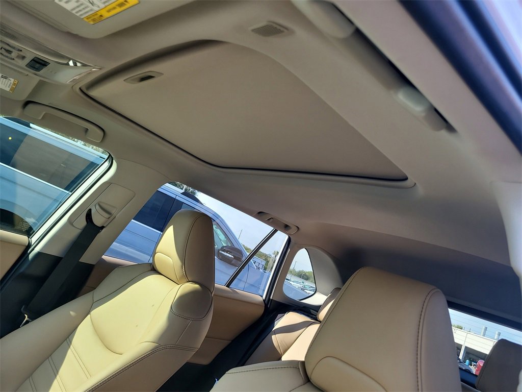 Used 2025 Toyota RAV4 XLE Premium image 20