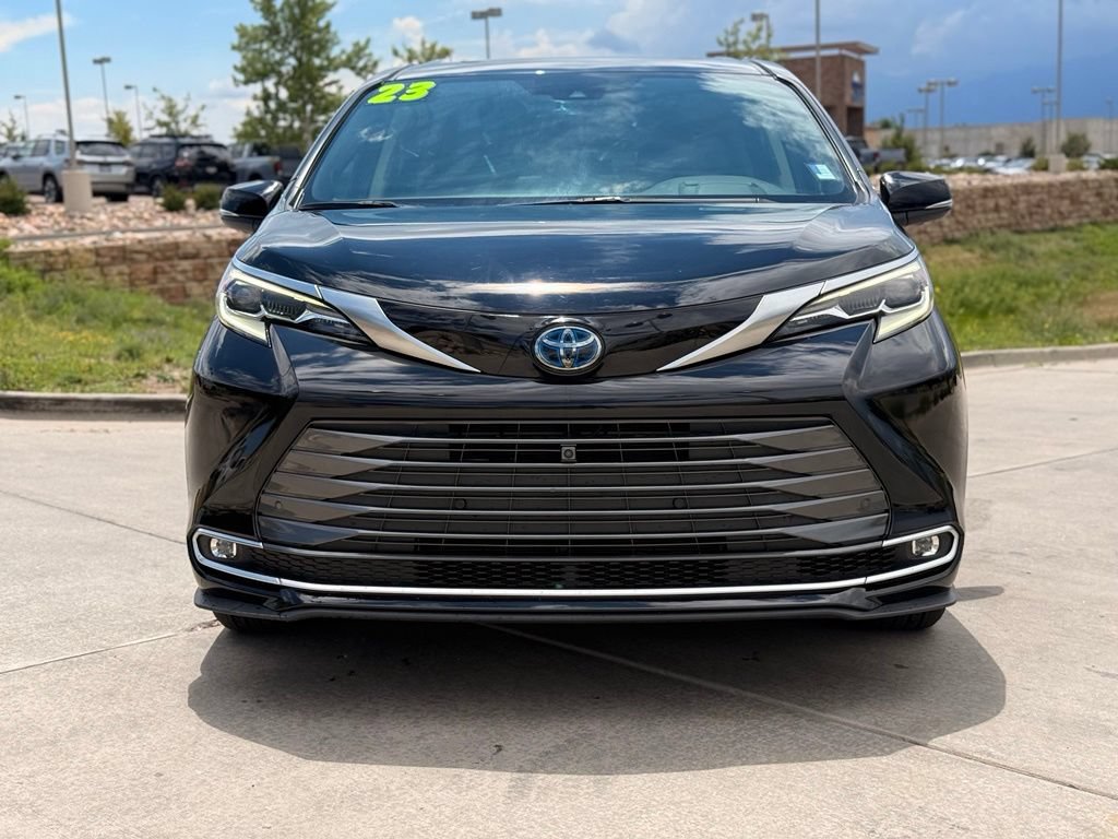 Used 2023 Toyota Sienna Platinum AWD/4WD image 7