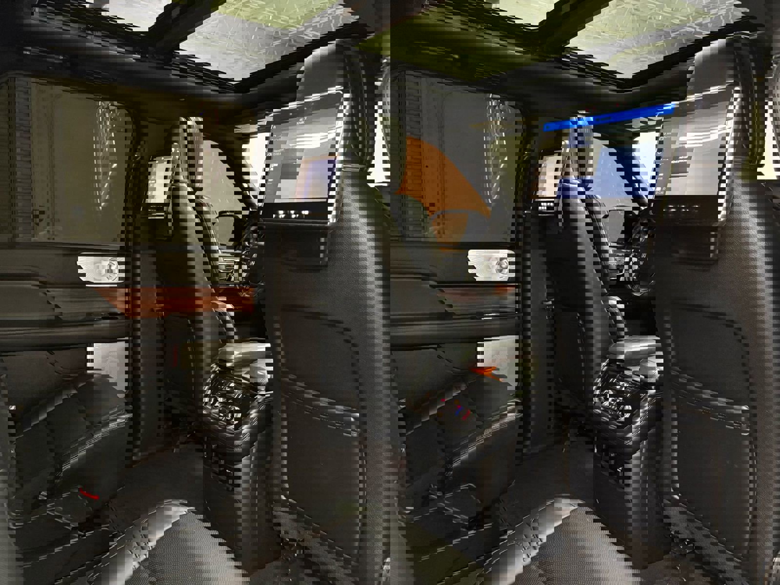 Used 2019 Lincoln Navigator Reserve image 15