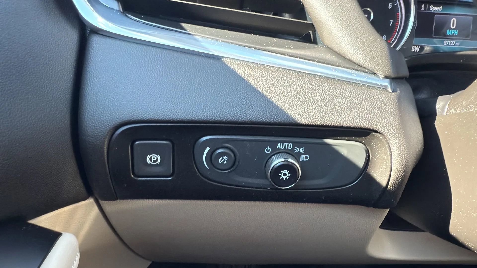 Used 2019 Buick Enclave Essence image 15