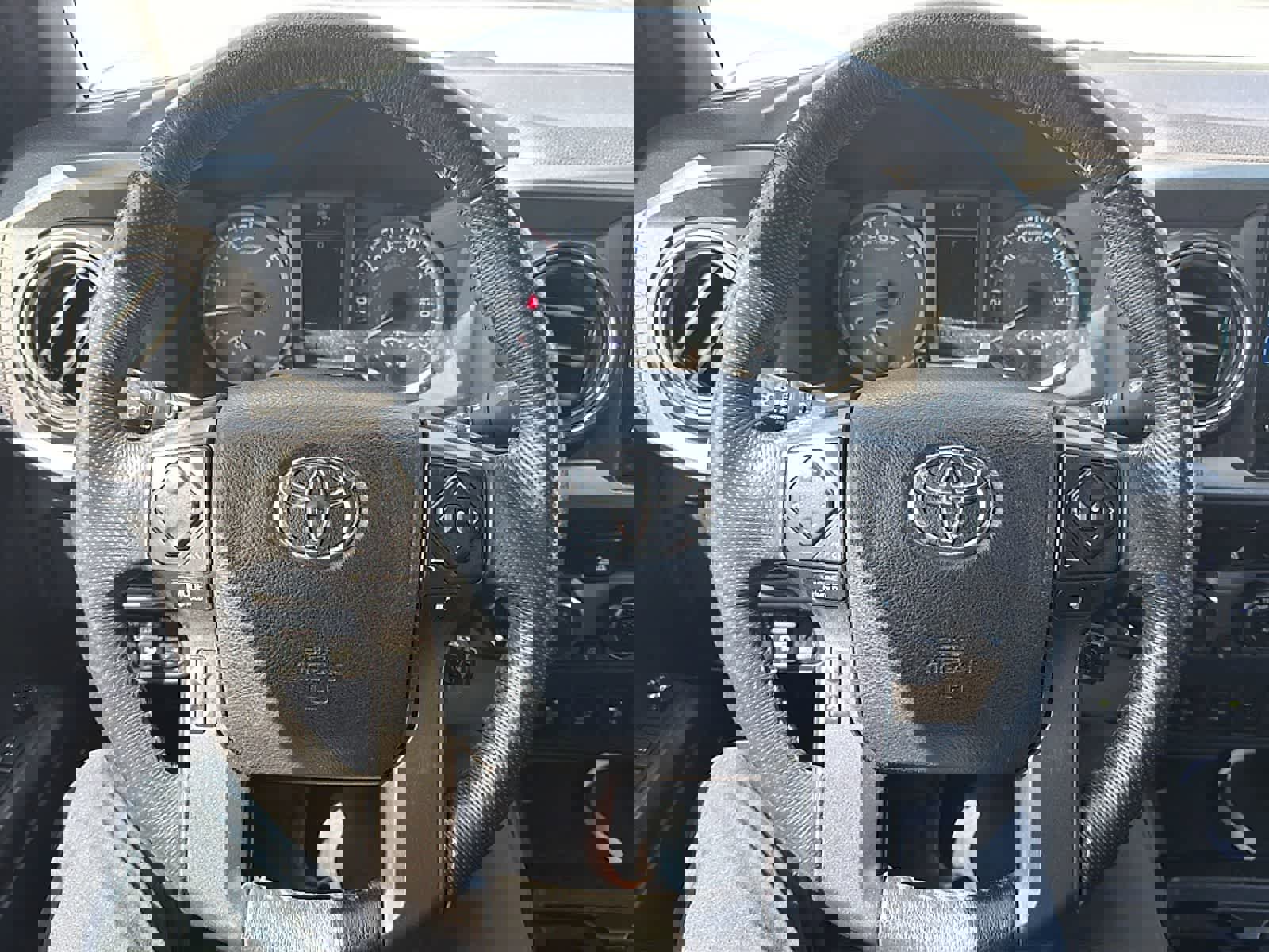 Used 2017 Toyota Tacoma TRD Pro AWD/4WD image 12