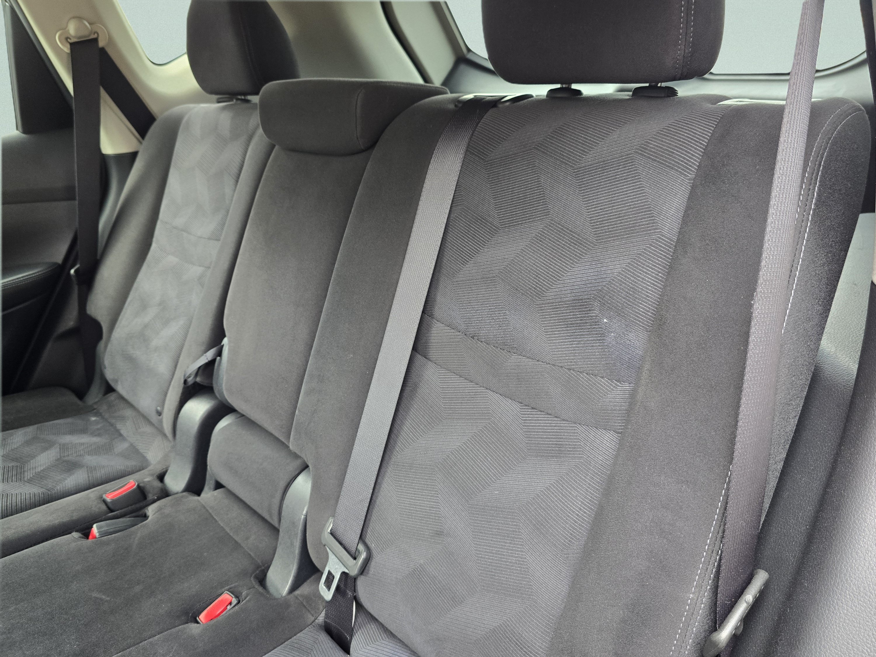 Used 2015 Nissan Rogue SV w/ SV Premium Package AWD/4WD image 27