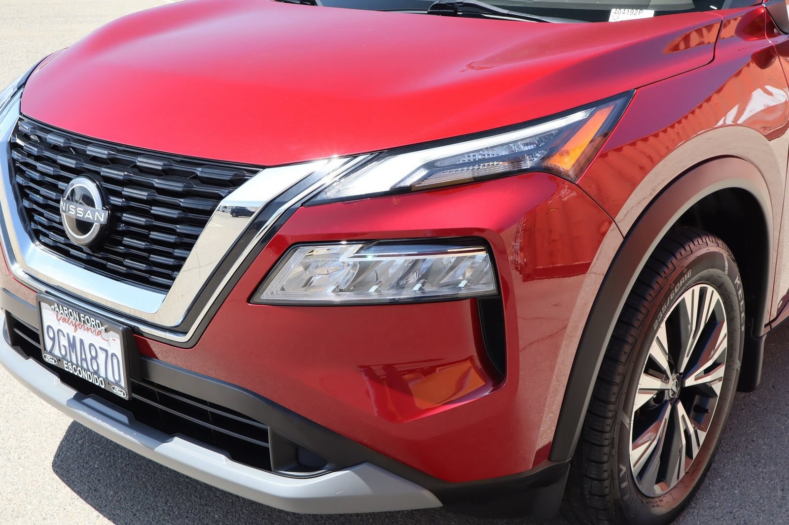 Used 2023 Nissan Rogue SV FWD image 8