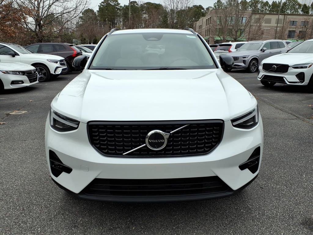 New 2026 Volvo XC40 B5 Plus w/ Protection Package Premier AWD/4WD image 11