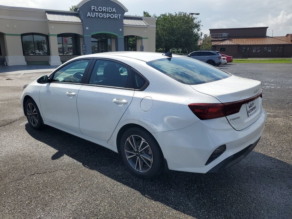 Used 2023 Kia Forte LXS FWD image 3