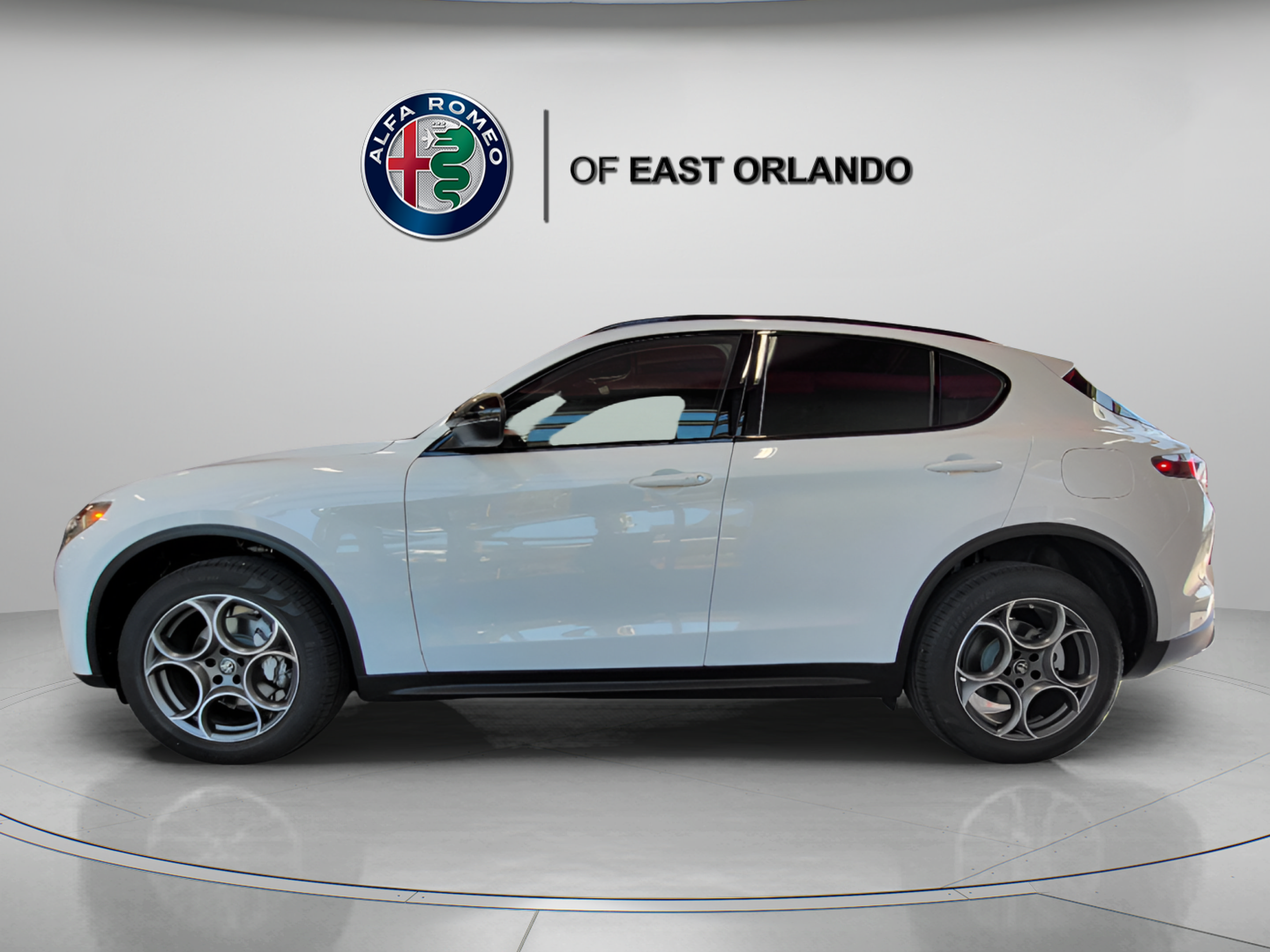 New 2025 Alfa Romeo Stelvio Sprint AWD/4WD image 5