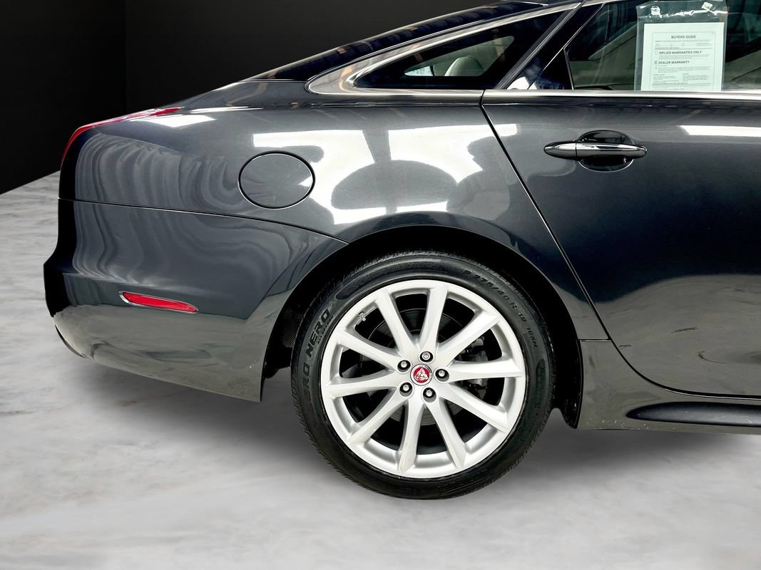 Used 2016 Jaguar XJ R-Sport AWD/4WD image 36