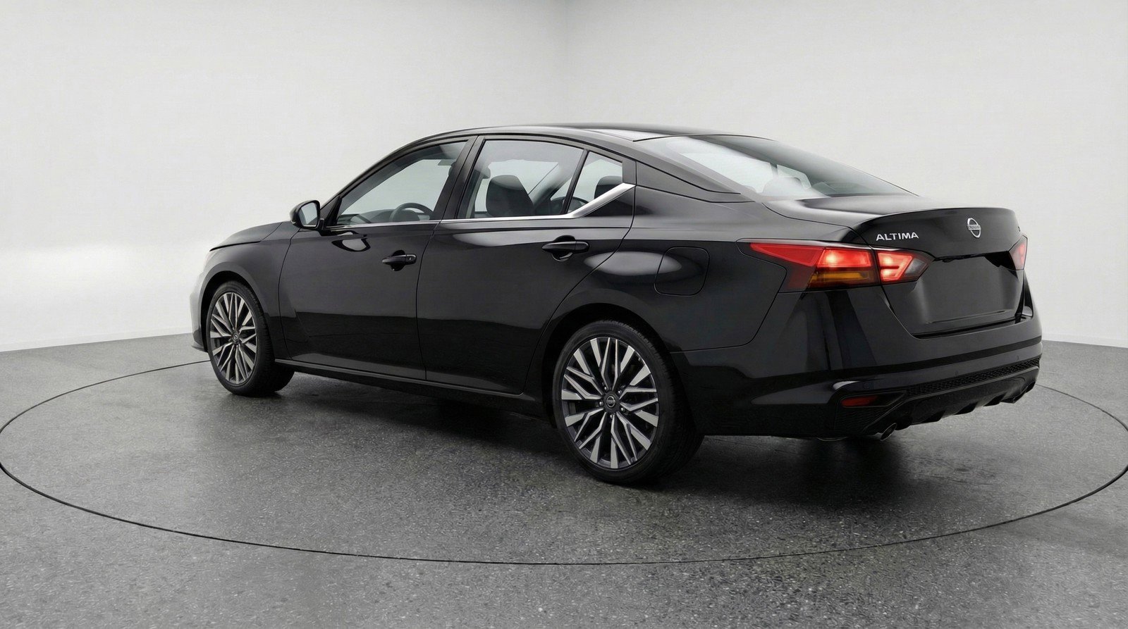 Used 2025 Nissan Altima 2.5 SV image 6