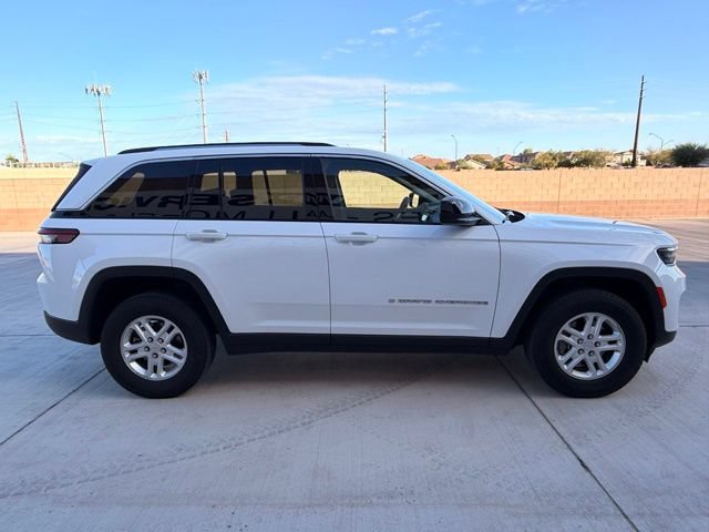 Certified 2023 Jeep Grand Cherokee Laredo RWD image 6