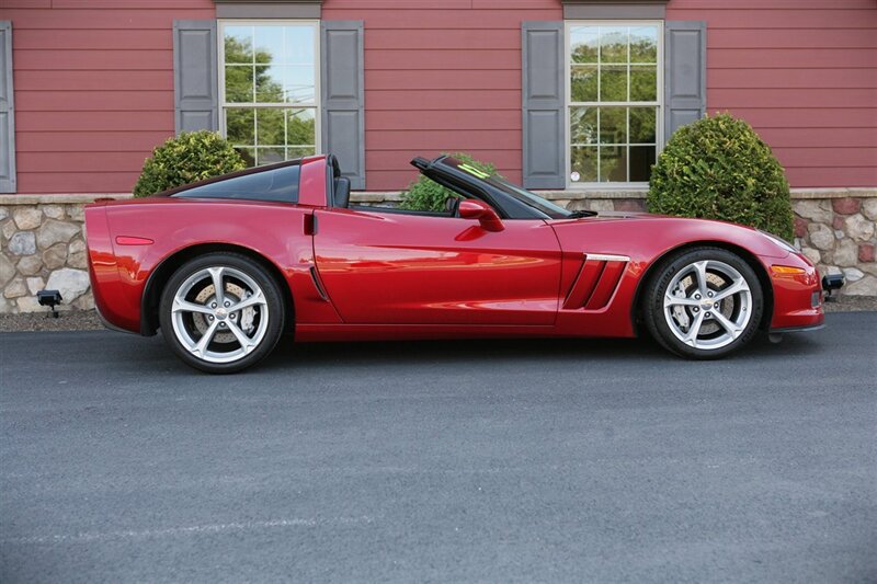 Used 2012 Chevrolet Corvette Grand Sport w/ 2LT Preferred Equipment Group RWD image 11