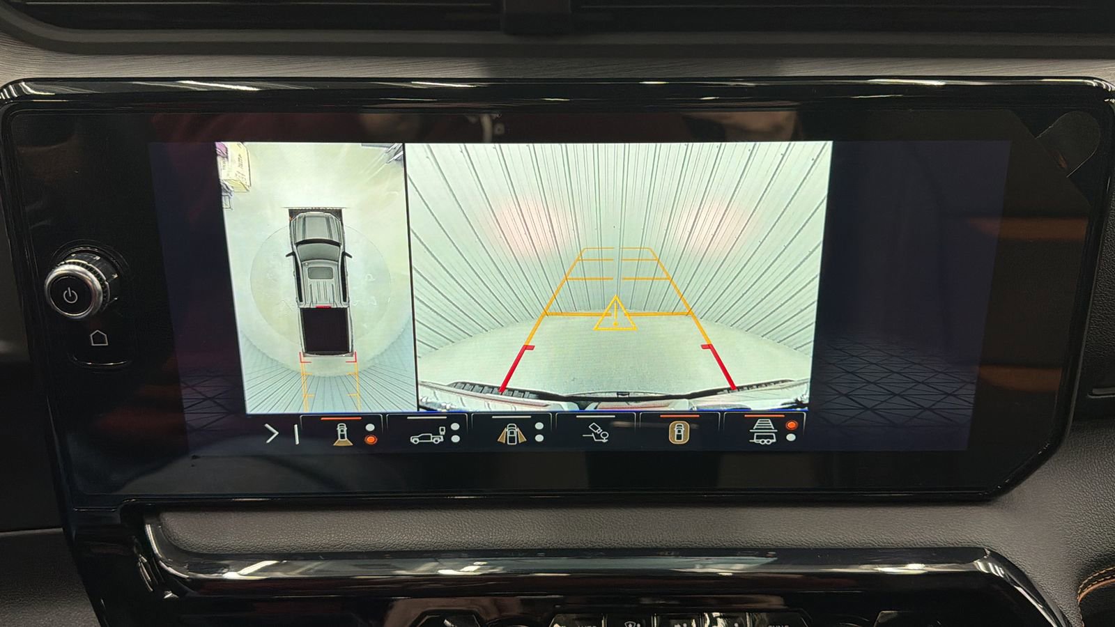 Used 2025 GMC Sierra 1500 AT4 w/ Technology Package image 23