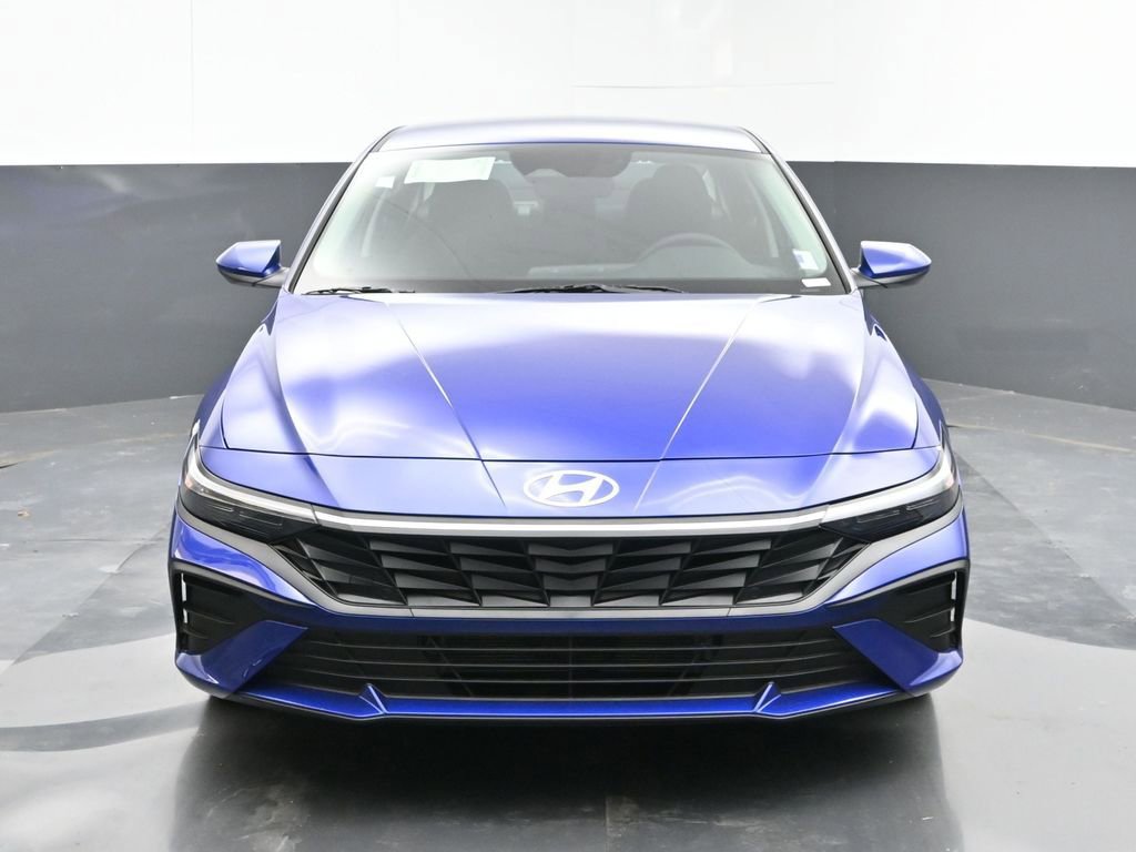New 2024 Hyundai Elantra Blue image 8