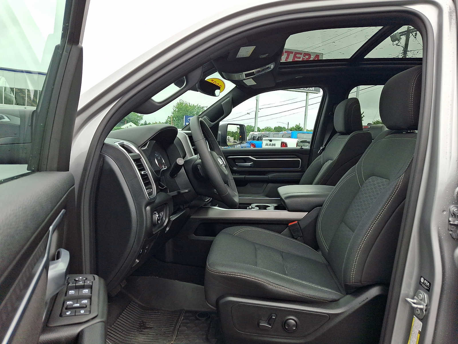 Used 2025 RAM 1500 Big Horn AWD/4WD image 14