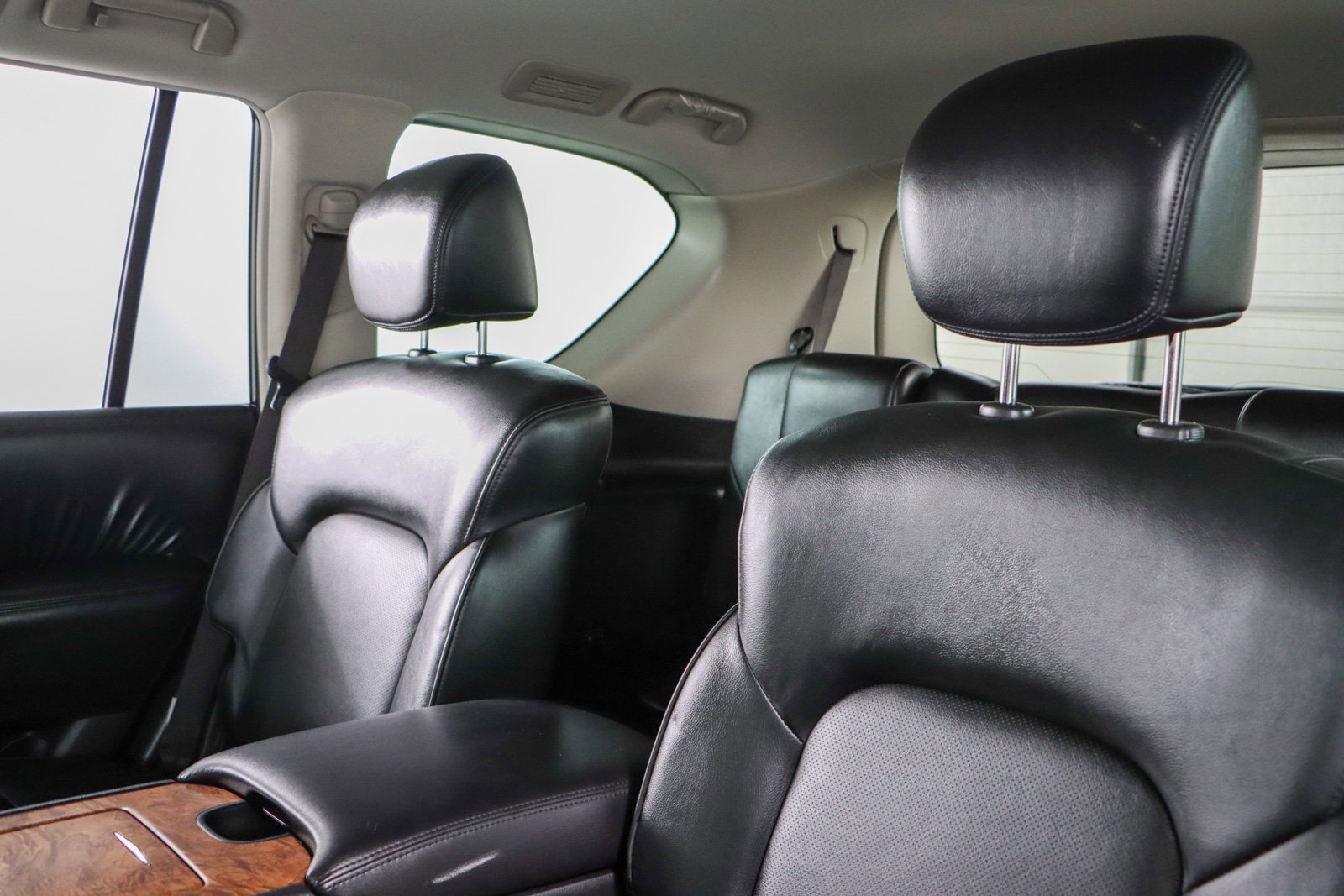 Used 2022 Nissan Armada SL w/ Captain's Chairs Package image 26