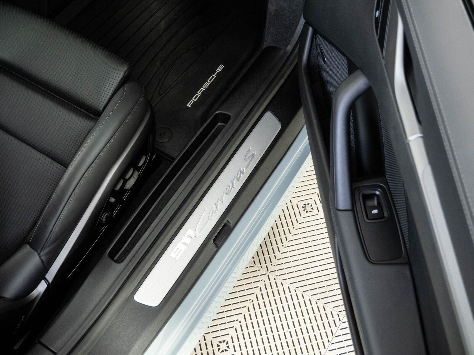 Certified 2025 Porsche 911 Carrera S RWD image 21