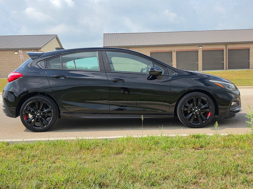 Used 2018 Chevrolet Cruze LT w/ Redline Edition FWD image 4
