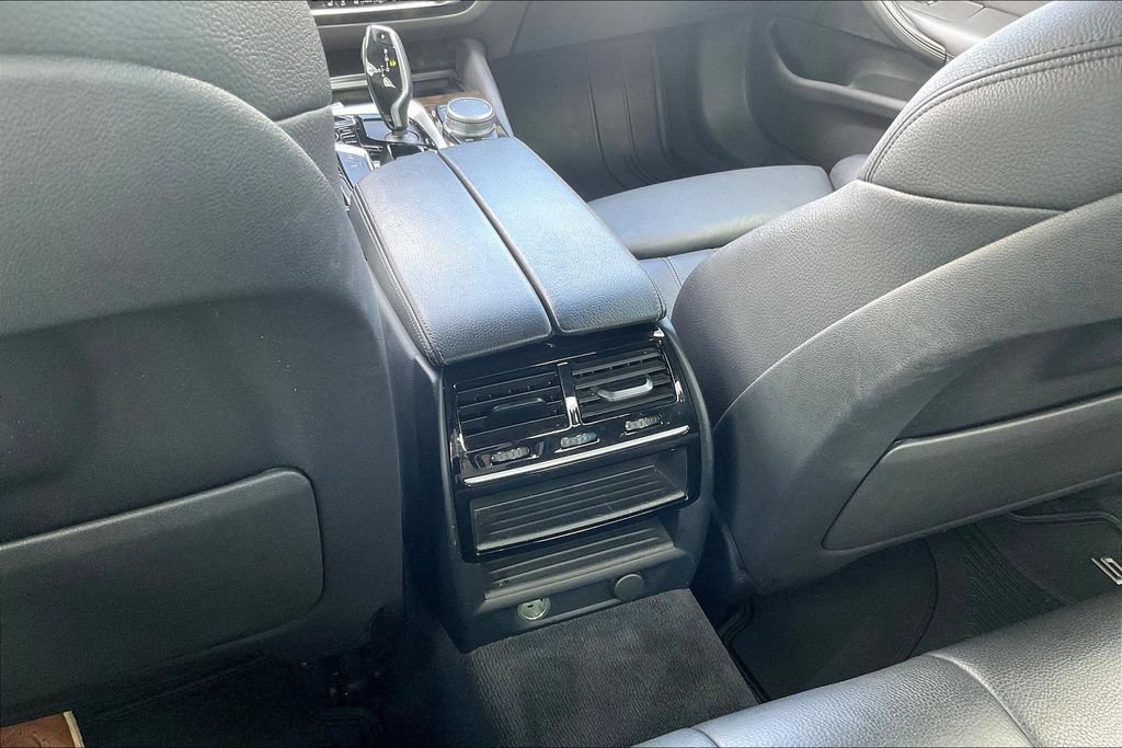 Used 2019 BMW 540i xDrive w/ Convenience Package AWD/4WD image 10