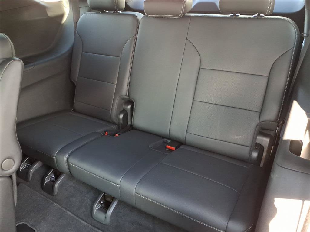 Used 2025 Chevrolet Traverse LT FWD image 14
