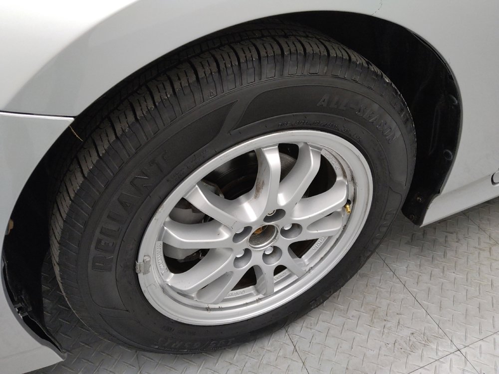 Used 2021 Toyota Prius LE FWD image 31