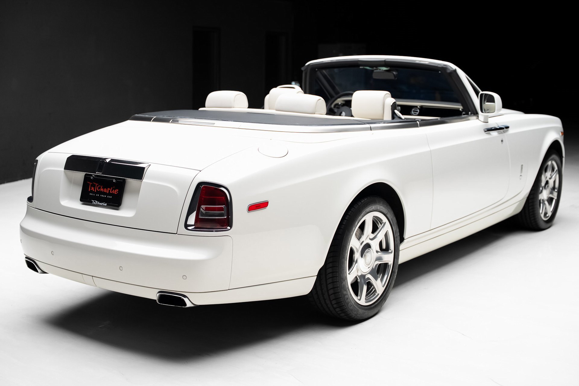 Used 2013 Rolls-Royce Phantom Drophead Coupe image 36