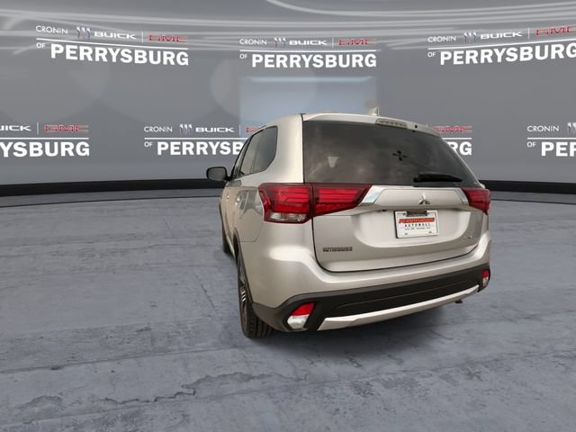 Used 2018 Mitsubishi Outlander ES AWD/4WD image 6