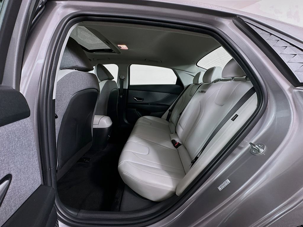 Certified 2024 Hyundai Elantra Limited image 26