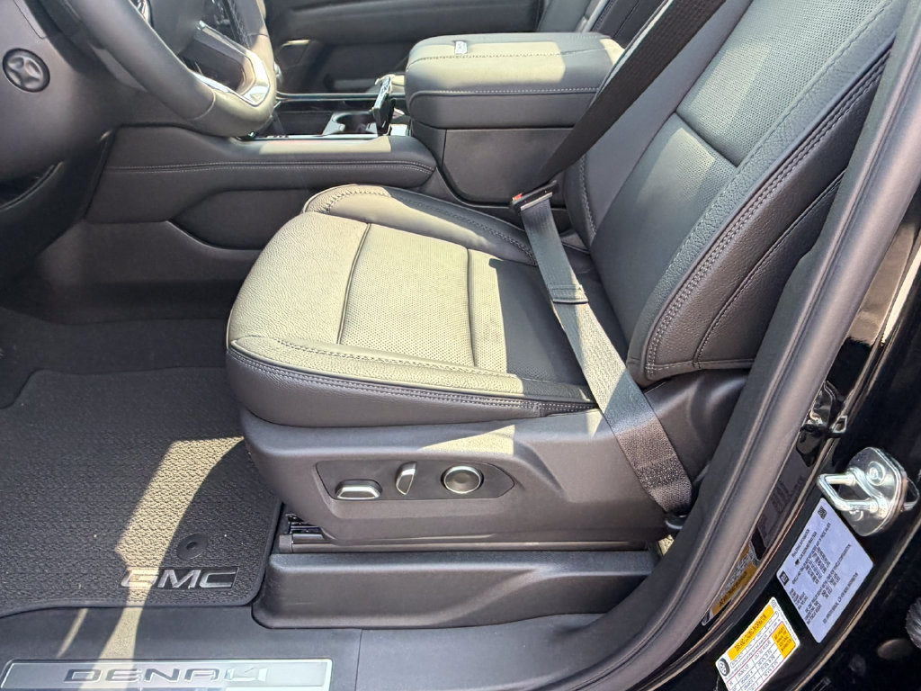 New 2026 GMC Yukon Denali w/ Denali Reserve Package AWD/4WD image 34