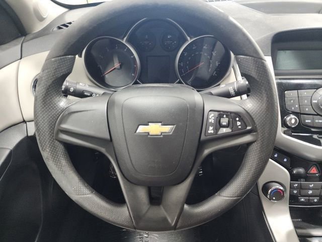 Used 2014 Chevrolet Cruze LS FWD image 19