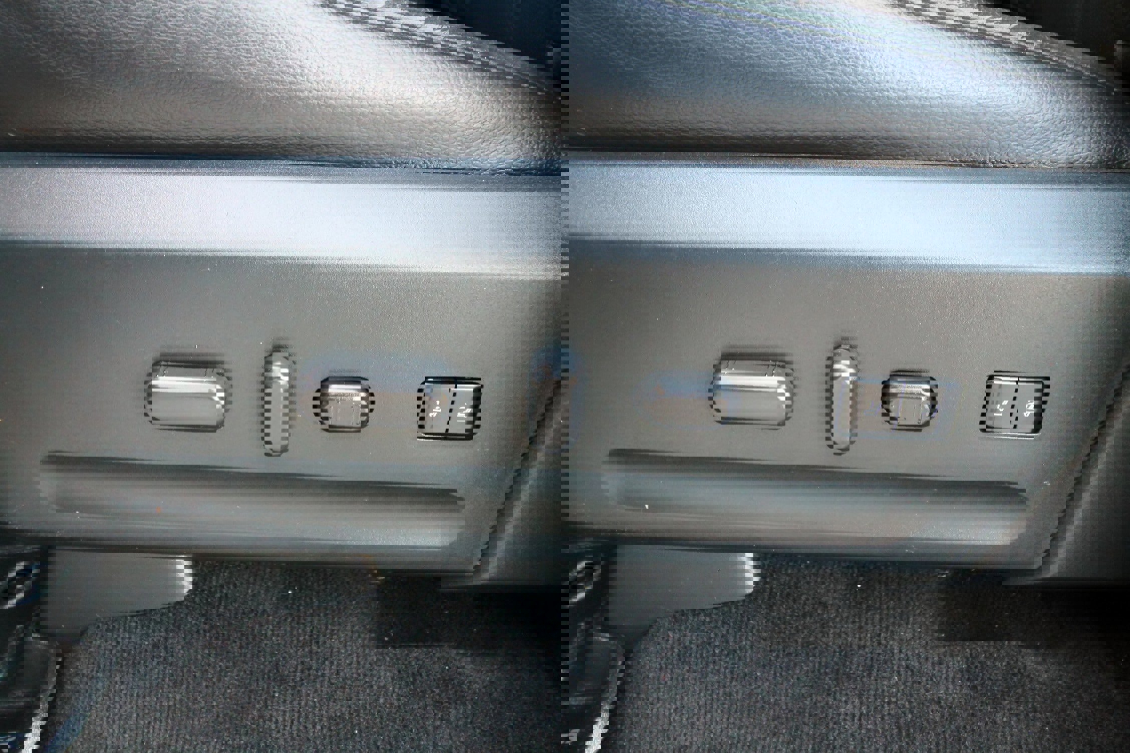 Used 2017 Ford Expedition XLT w/ Equipment Group 202A RWD image 22