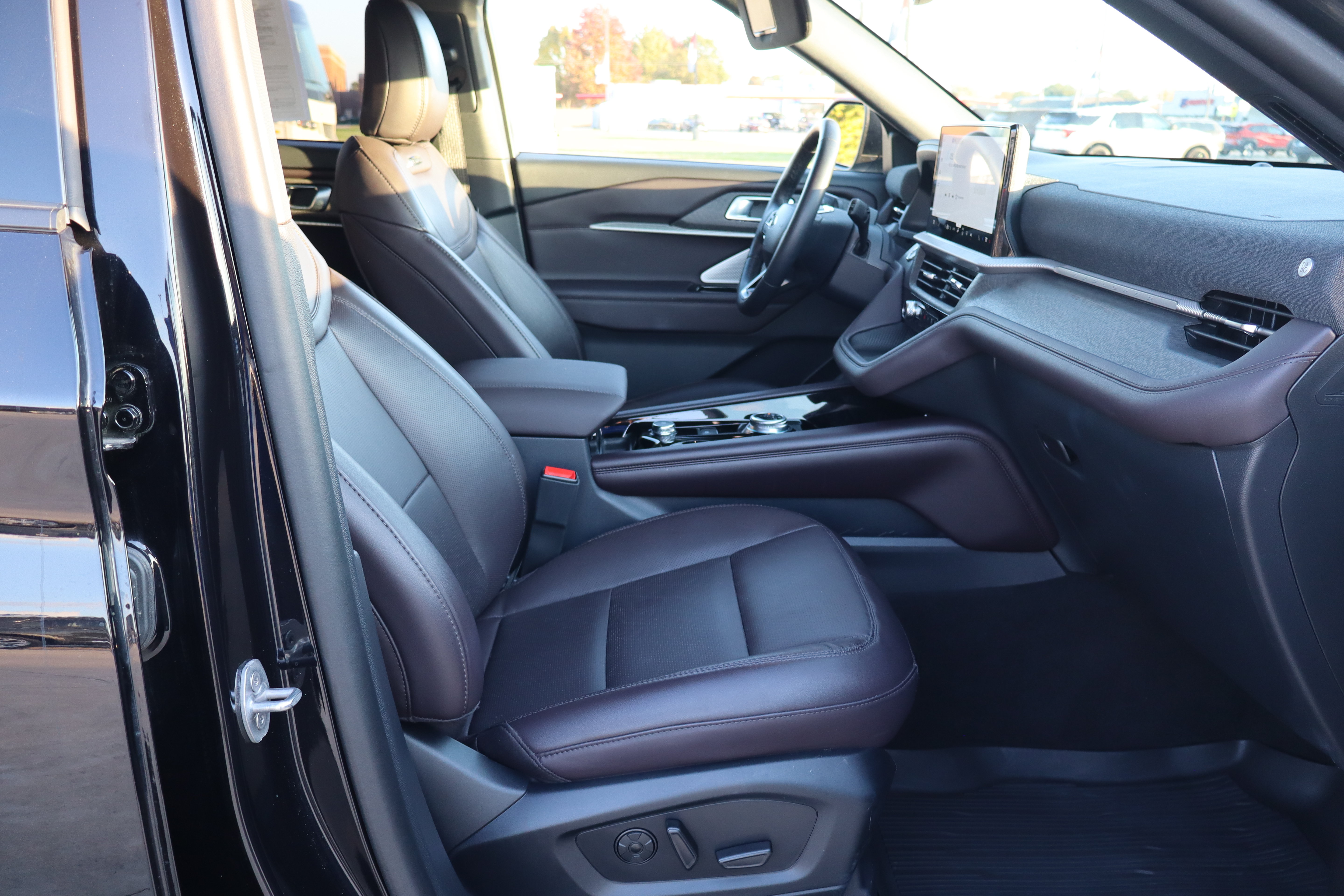 Used 2026 Ford Explorer Platinum AWD/4WD image 14