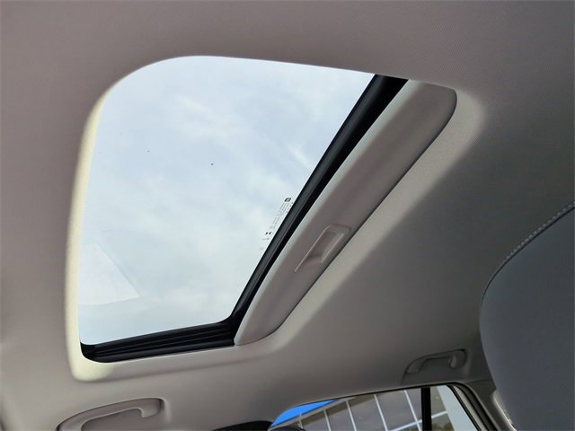 New 2026 Chevrolet Trax LT w/ Sunroof Package image 20