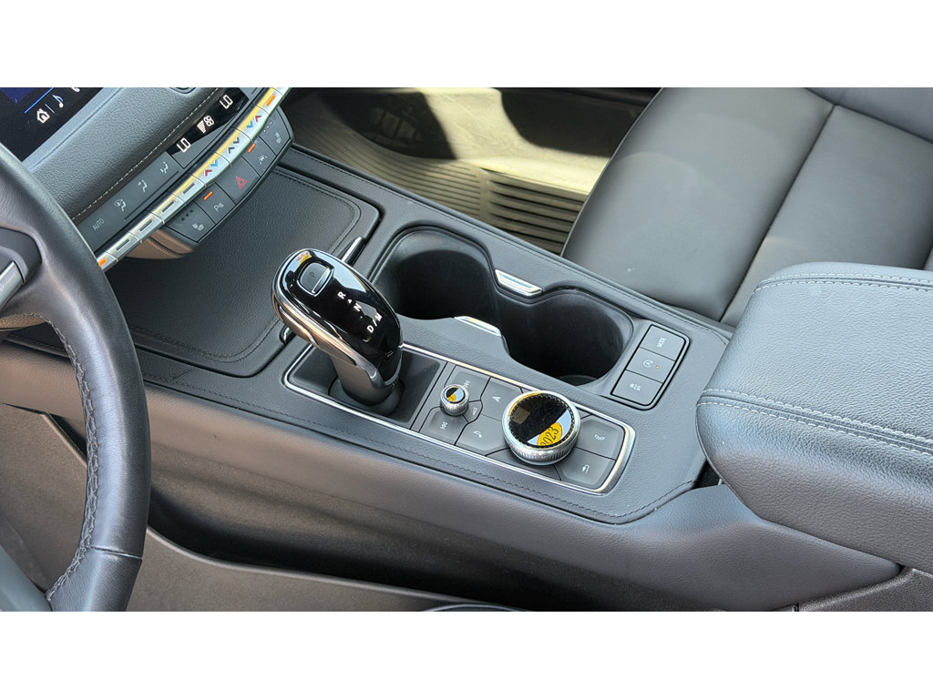 Used 2023 Cadillac XT4 Premium Luxury w/ Technology Package AWD/4WD image 11