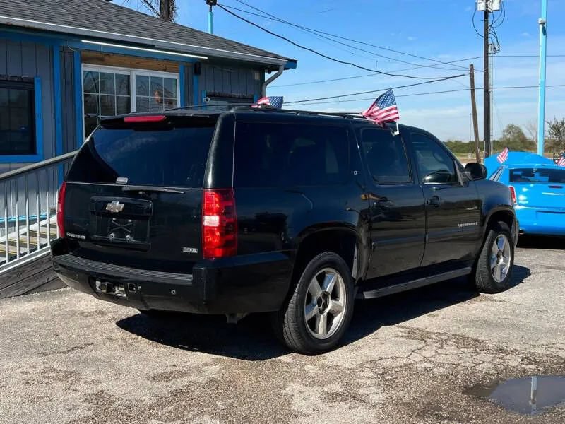 Used 2008 Chevrolet Suburban LT w/ LT Preferred Equipment Group RWD image 6