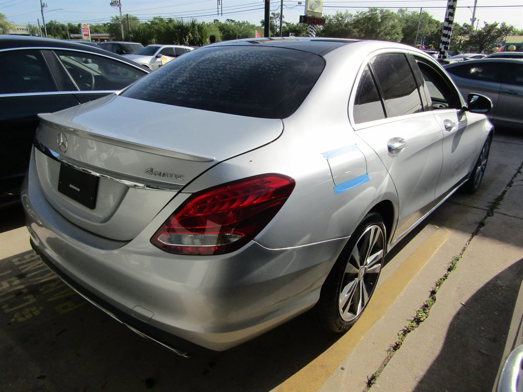 Used 2016 Mercedes-Benz C 300 4MATIC Sedan image 4
