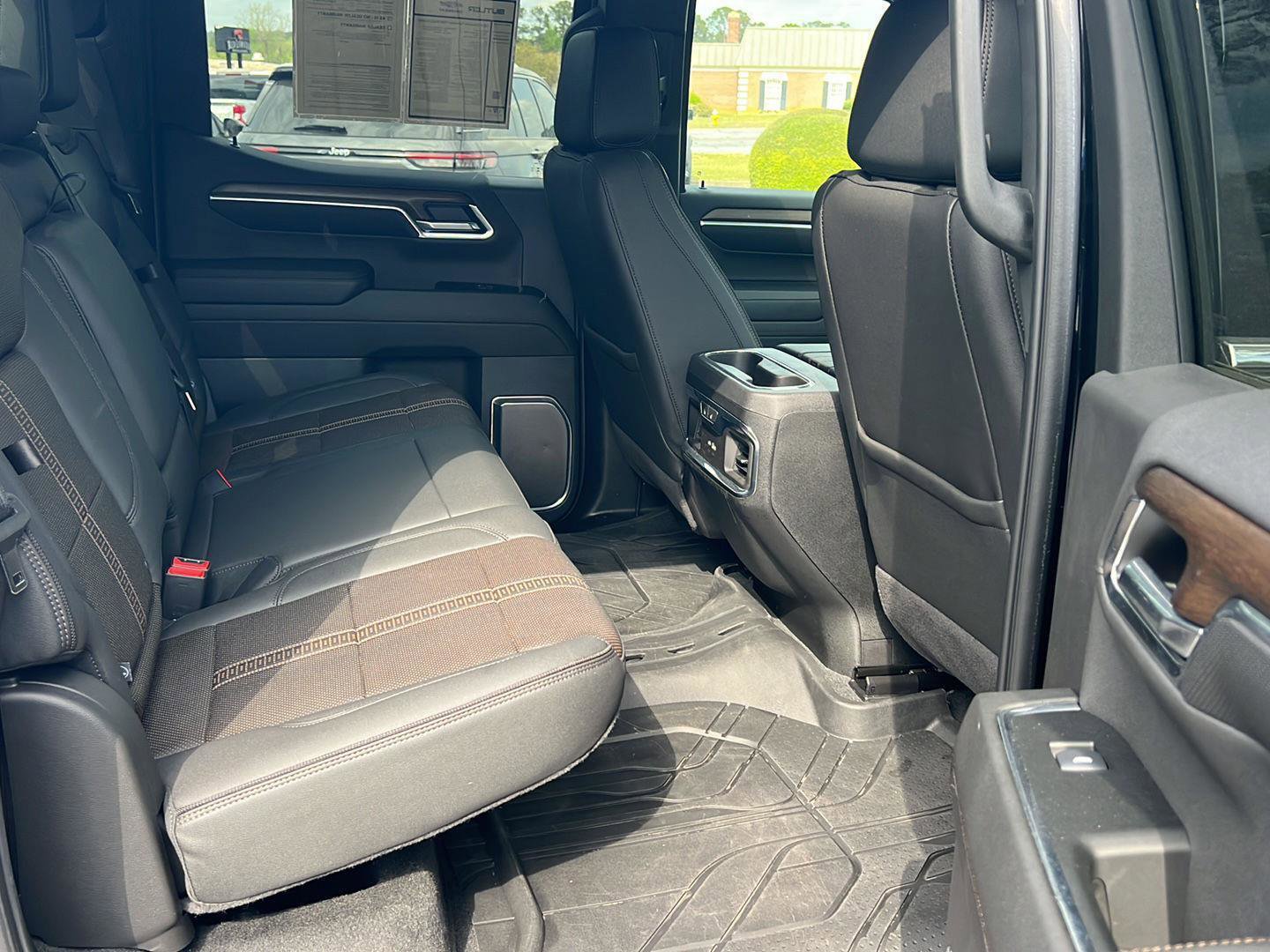 Used 2024 Chevrolet Silverado 1500 High Country w/ High Country Premium Package image 13