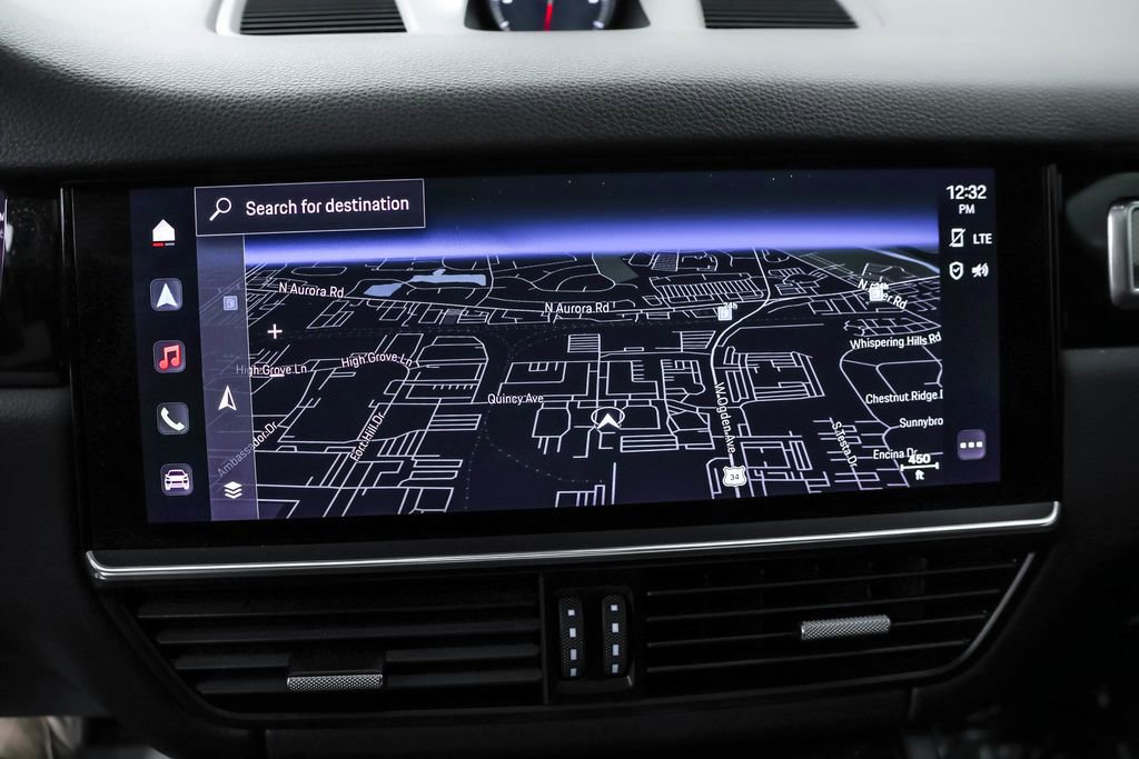 Used 2022 Porsche Cayenne Platinum Edition AWD/4WD image 16