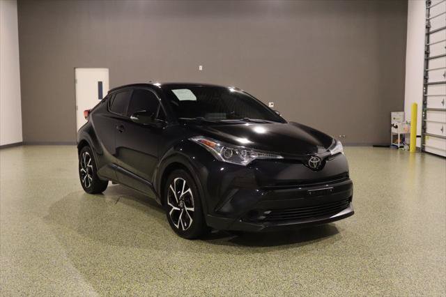 Used 2019 Toyota C-HR XLE FWD image 1