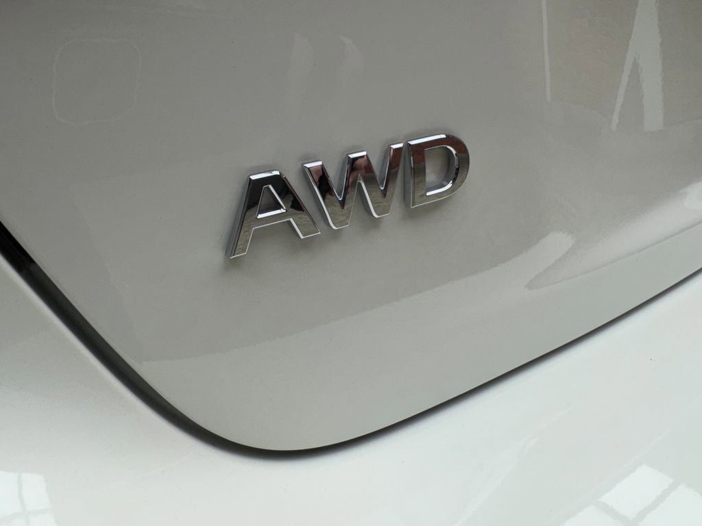 Used 2023 INFINITI Q50 Luxe w/ Cargo Package image 5