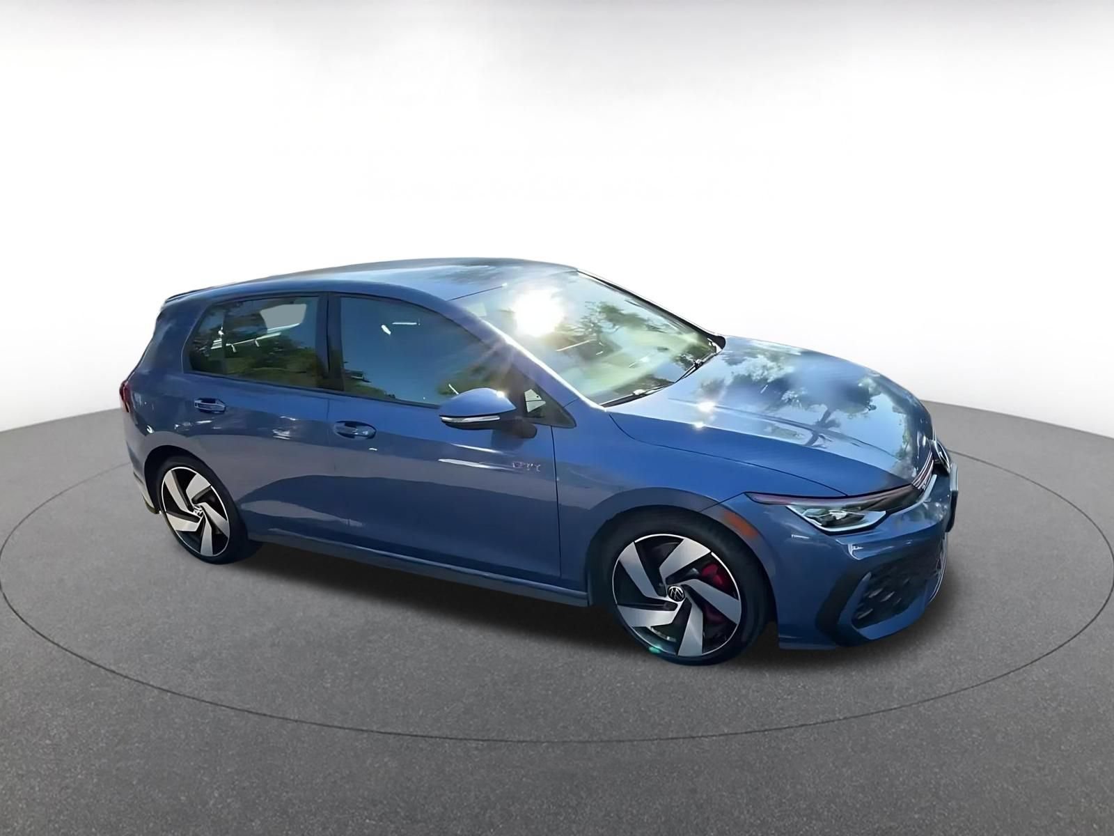 Used 2026 Volkswagen Golf S FWD image 2
