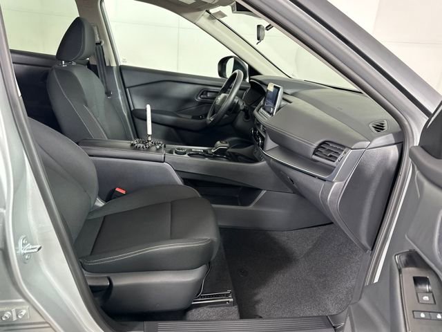 Certified 2025 Nissan Rogue S image 28